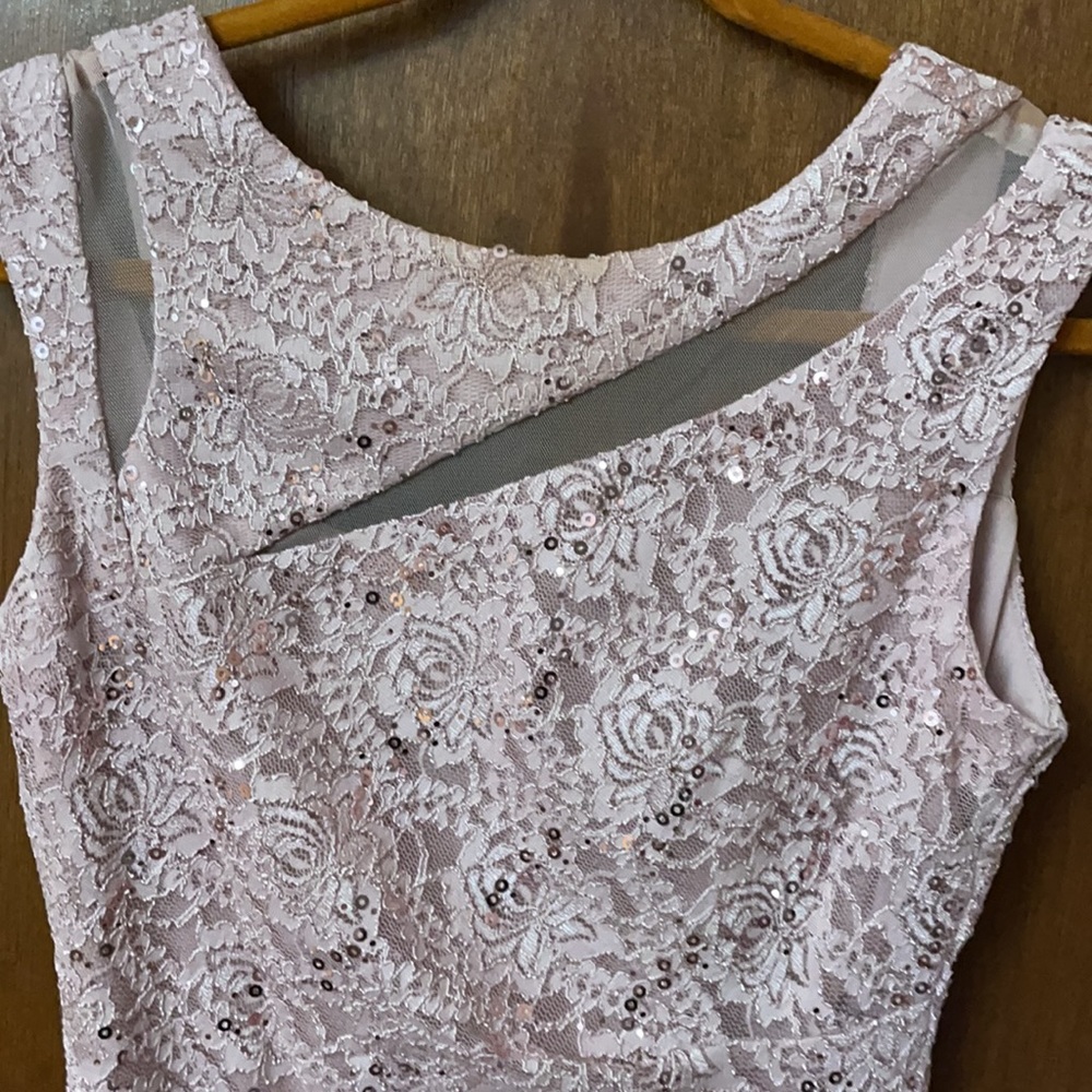Dress - Picture 2 of 4